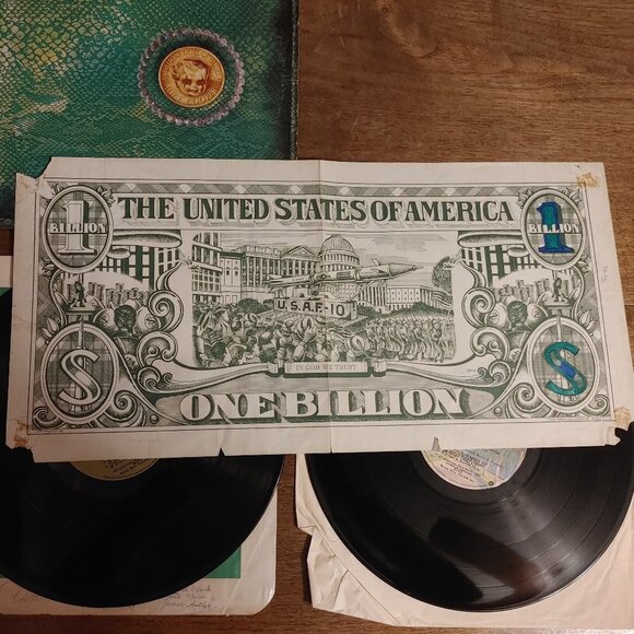 Billion Dollar Babies Alice Cooper, 1973 1 Billion Dollar Bill! 2XLP Vinyl - Picture 6 of 11